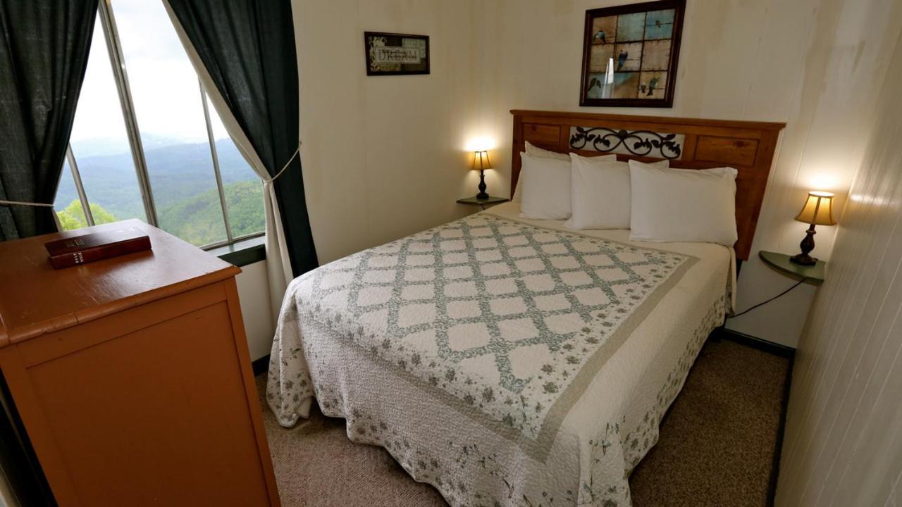 Alpine Inn Little Switzerland 외부 사진